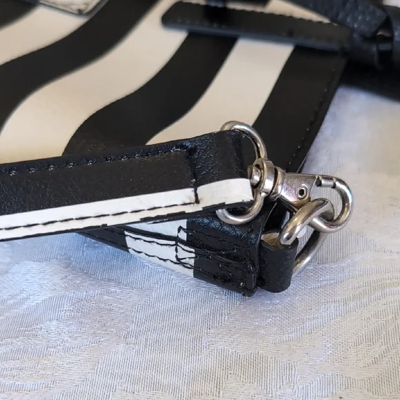 Black and White Striped Tote Bag with Pouch - Picture 12 of 14